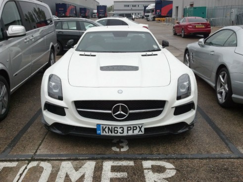 Mercedes Benz SLS Black Edition White - Front - carwitter