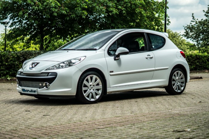 Peugeot 207 GT - Front Side Angle - carwitter