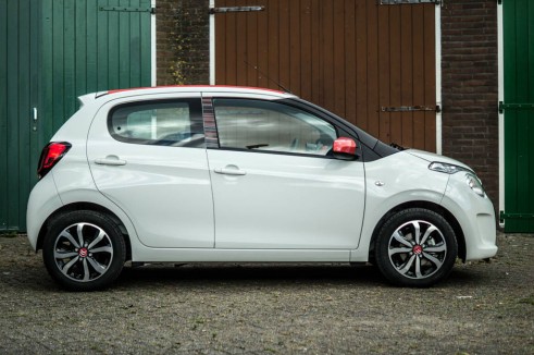 2014 Citroen C1 Review - Side - Carwitter