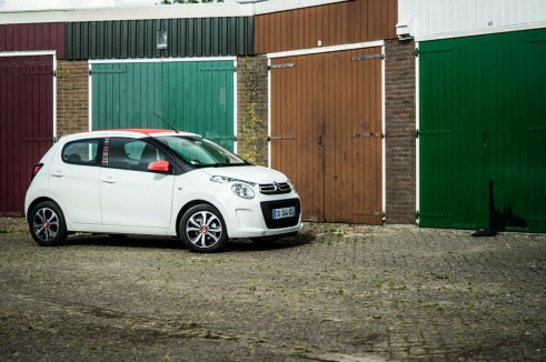2014 Citroen C1 Review - Side Scene - Carwitter
