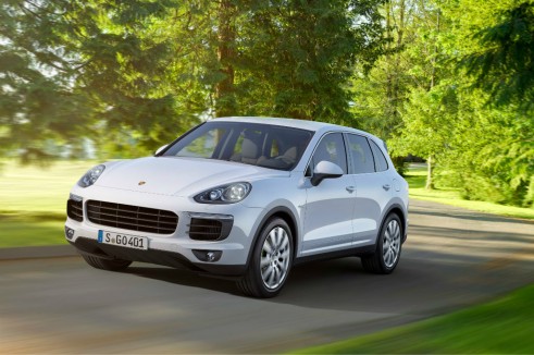 2014 Porsche Cayenne front 3 - carwitter