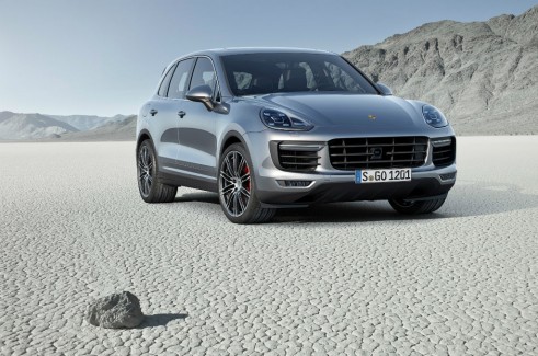 2014 Porsche Cayenne front 4 - carwitter