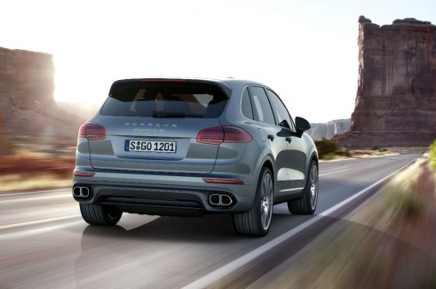 2014 Porsche Cayenne rear - carwitter