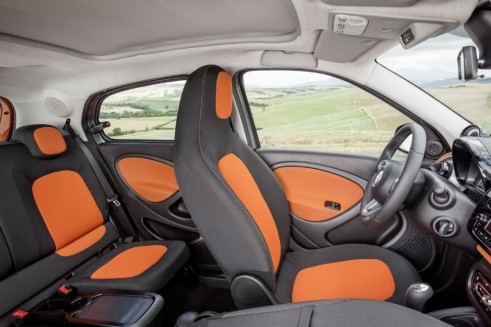 2014 Smart ForFour interior - carwitter