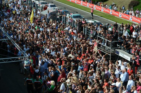 2014 Spa 24 hours crowd  - carwitter