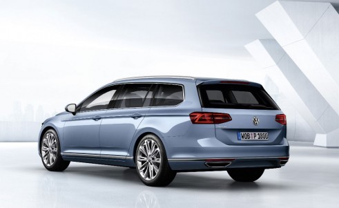 2015 Volkswagen Passat estate rear - carwitter