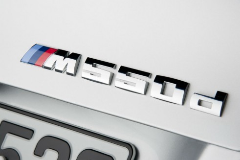 BMW M550d Badge - carwitter