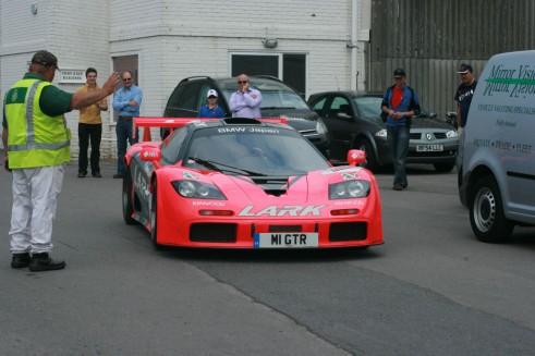 McLaren_F1_GTR_on_the_move_-_Flickr_-_Supermac1961