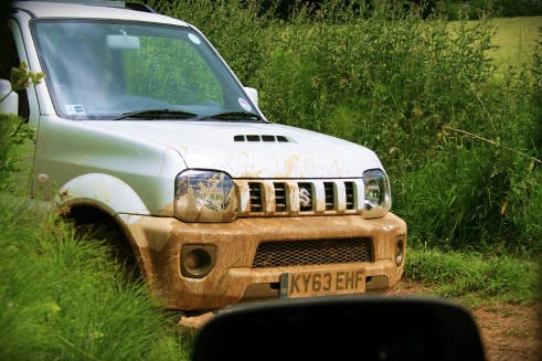 Suzuki Jimny Off Road - front angle - carwitter