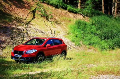Suzuki SX4 S-Cross Off Road - side angle - carwitter