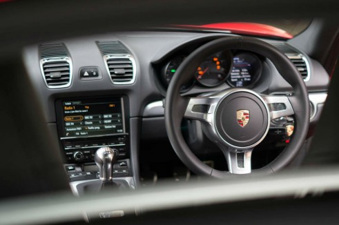2014 Porsche Cayman Review - Dashboard - carwitter