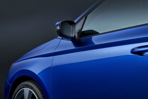 2015 Skoda Fabia side - carwitter