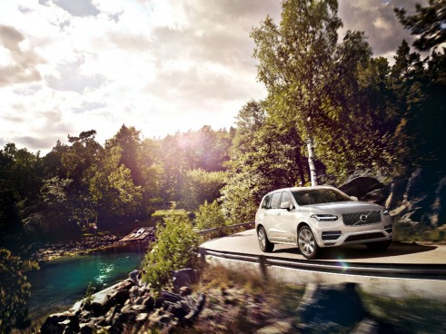 2015 Volvo XC90 2  - carwitter