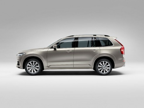 2015 Volvo XC90 side  - carwitter