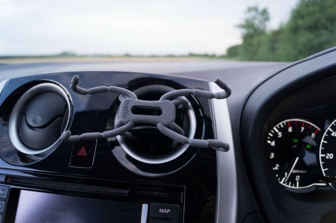 Breffo Spiderpodium Review - Horizontal In Car - carwitter