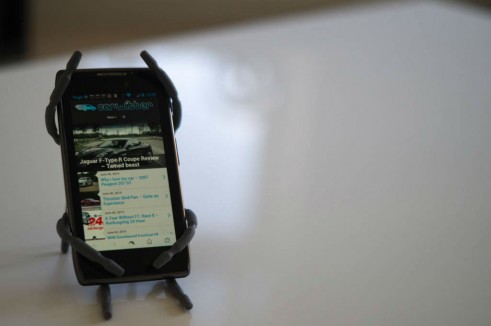 Breffo Spiderpodium Review - Phone On Desk - carwitter