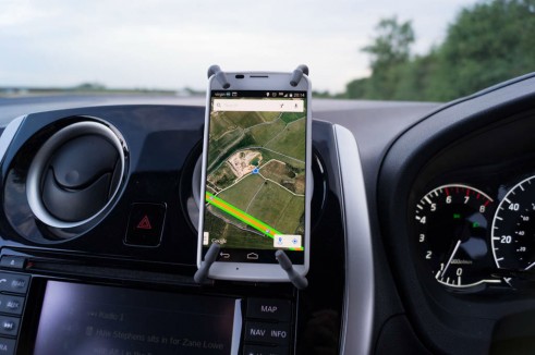 Breffo Spiderpodium Review - Phone Vertical In Car - carwitter