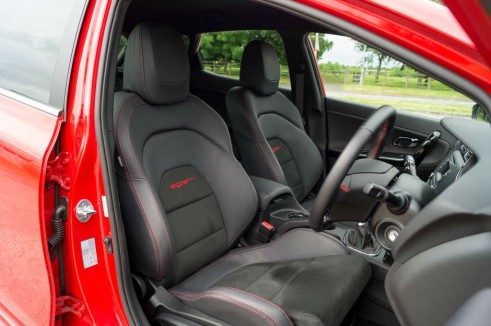 Kia Ceed GT Review - Front Seats - carwitter