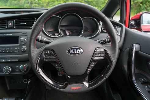 Kia Ceed GT Review - Steering Wheel - carwitter