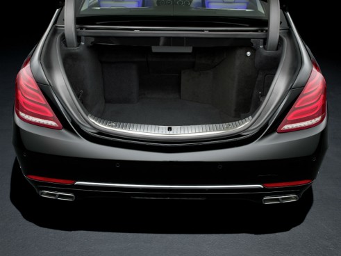 Mercedes S600 Guard boot - carwitter
