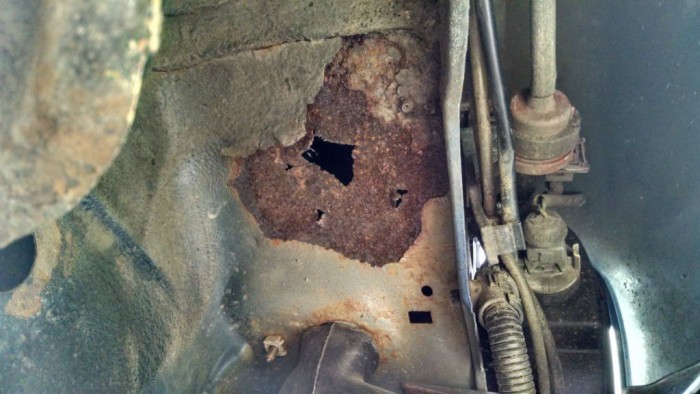 Peugeot 106 GTi - Front Offside Arch Rust - carwitter