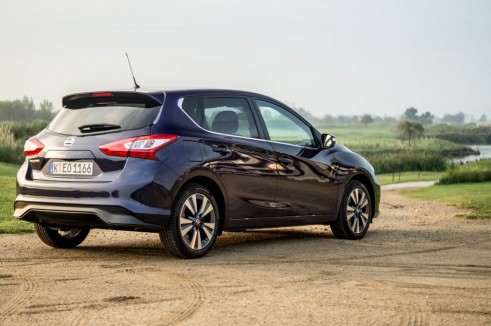 2014 Nissan Pulsar 1.2 DIG-T Review - Rear Angle - carwitter