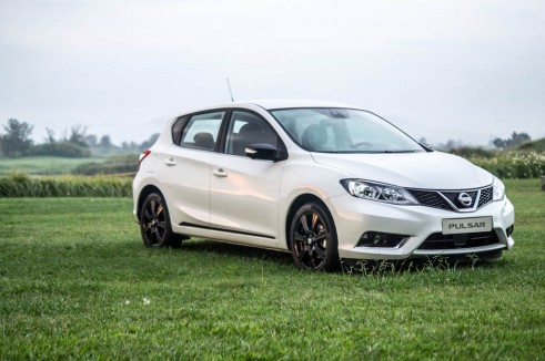 2014 Nissan Pulsar 1.2 DIG-T Review - White Side - carwitter