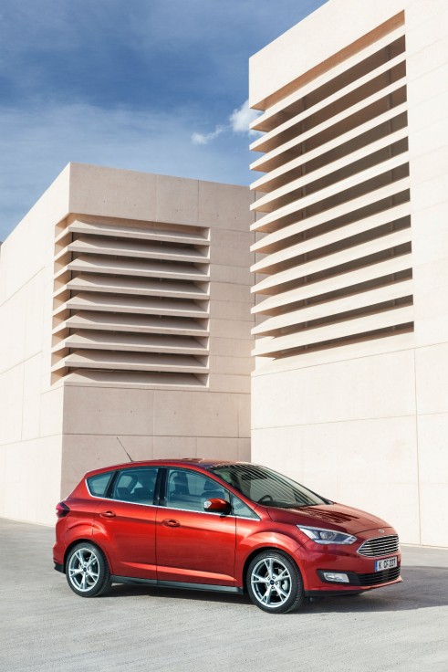 2015 Ford C-Max side  - carwitter