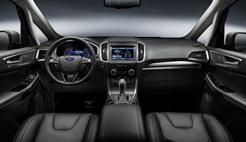 2015 Ford S-Max interior  - carwitter