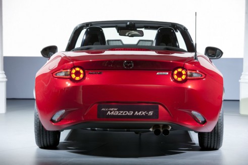 2015 Mazda MX-5 rear 2 - carwitter