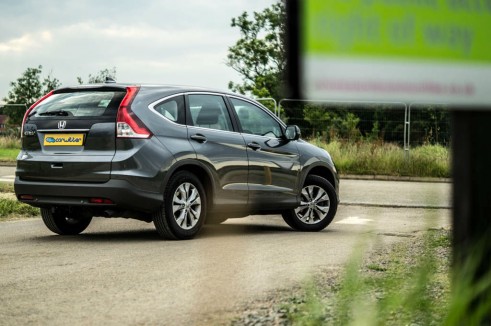 Honda CR-V 1.6 i-Dtec Review - Side Angle Scene - carwitter