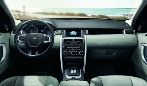 Land Rover Discovery Sport - Interior Dashbaord - carwitter