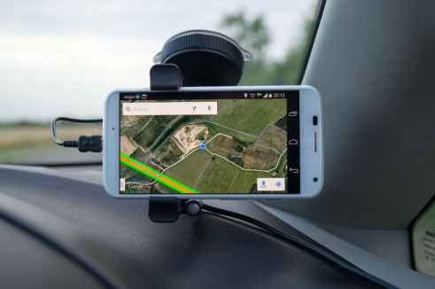 Tom Tom Smartphone Hands Free Kit Review - Carwitter - 005