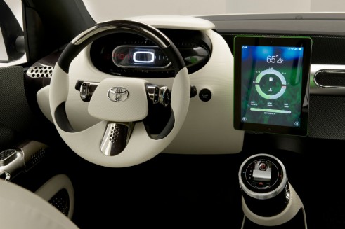 Toyota U2 concept dash - carwitter