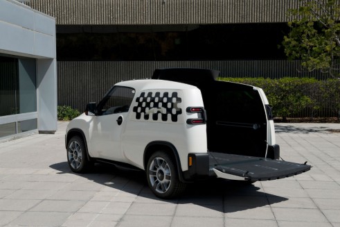 Toyota U2 concept rear - carwitter