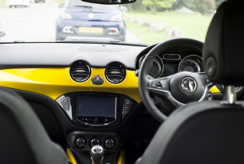 Vauxhall Adam Rocks Air inteior  Carwitter