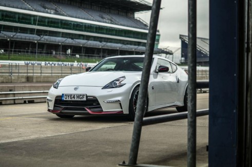 2015 Facelift Nissan 370Z NISMO - Front Angle Scene - carwitter