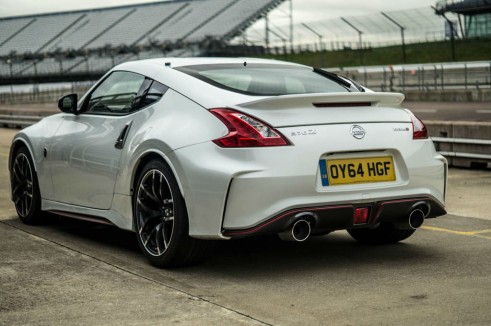 2015 Facelift Nissan 370Z NISMO - Rear Angle Close - carwitter
