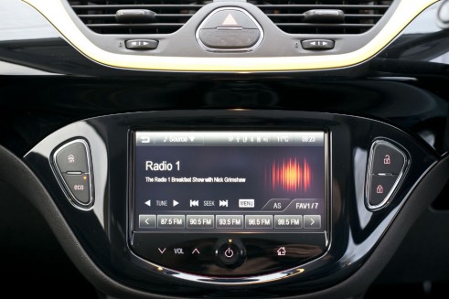 2015 Vauxhall Corsa Review - Infotainment - carwitter