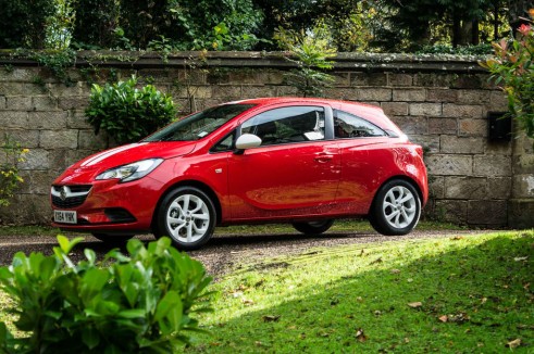 2015 Vauxhall Corsa Review - Side Scene - carwitter