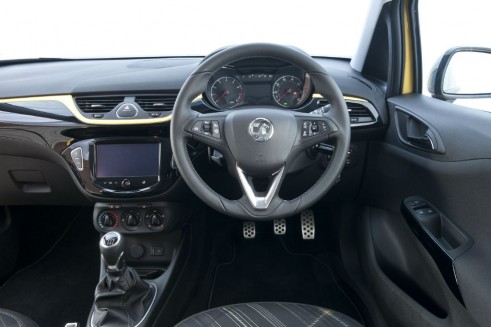 2015 Vauxhall Corsa Review - Steering Wheel - carwitter