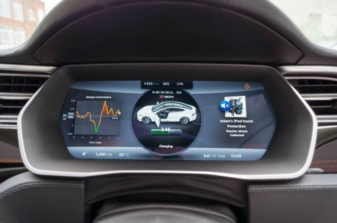 Tesla Model S P85 Plus Review UK - Dials Speedo - carwitter
