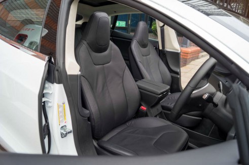 Tesla Model S P85 Plus Review UK - Front Seats - carwitter