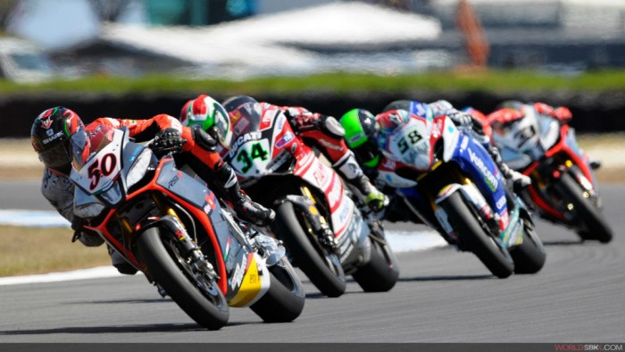 World Superbike r01_guintoli_action-7_full