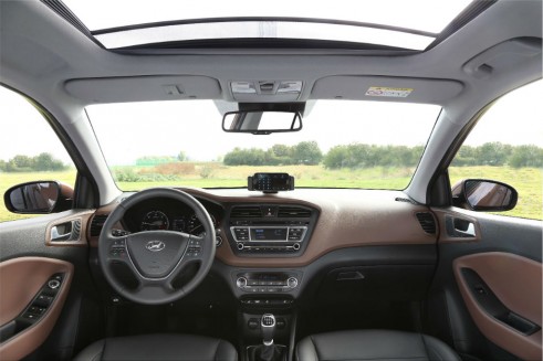 2015 Gen Hyundai i20 - Dashboard - carwitter