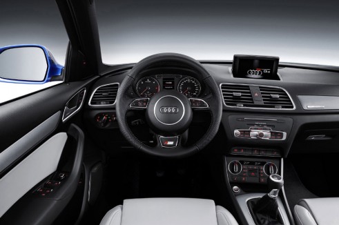 Audi Q3 2014 interior carwitter