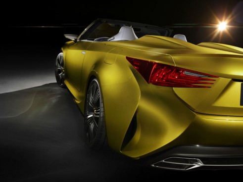 Lexus LF-C2 concept rear 2 - carwitter
