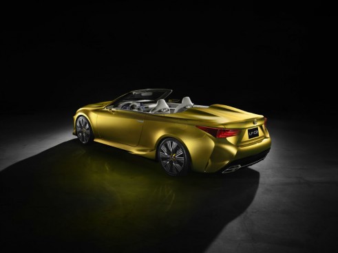 Lexus LF-C2 concept rear  - carwitter