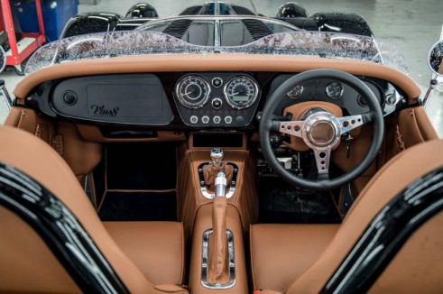 Morgan Plus 8 Speedster Review - Dashboard - carwitter