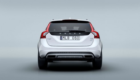 Volvo V60 Cross Country rear - carwitter